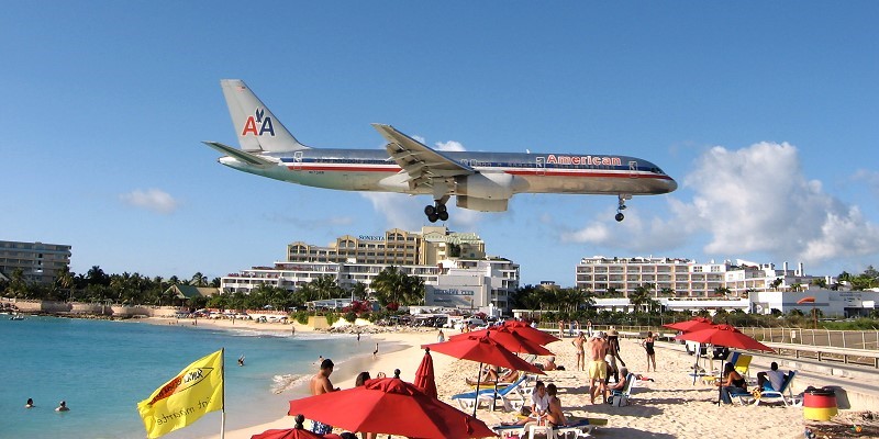 Am Maho Beach, St. Maarten, Niederländische Antillen